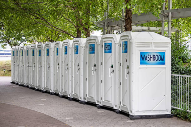 Best Portable restroom trailer rental  in Winthrop Harbor, IL